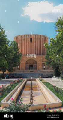  Mausoleum of Nader Shah - Zabytkowa Perła z Marmuru i Historią!